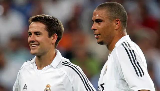 脸上写满了 脸上写满了